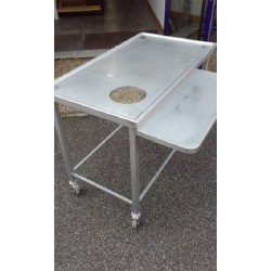 Table à roulettes avec TVO