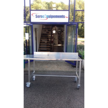 Table inox sur roulettes