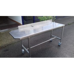 Table inox sur roulettes