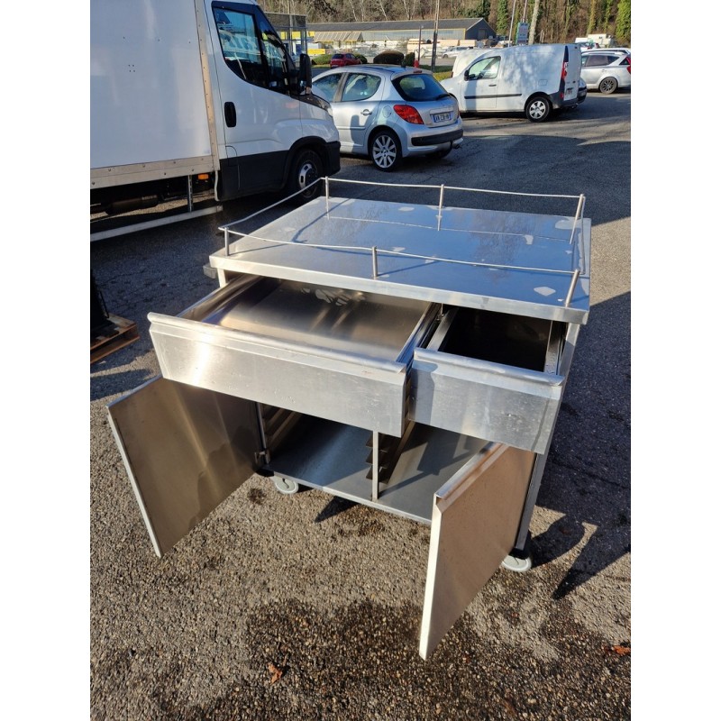 Meuble inox sur roulettes