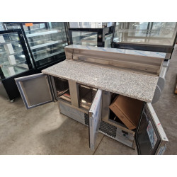 Saladette de préparation 3 portes dessus marbre