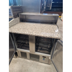 Meuble de préparation saladette réfrigéré dessus marbre