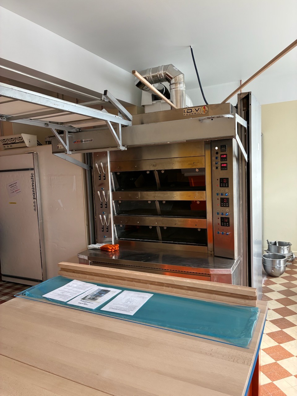 Installation four à soles boulangerie en espace exigu